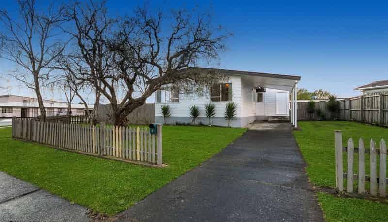 2 Sunlands Drive, Manurewa