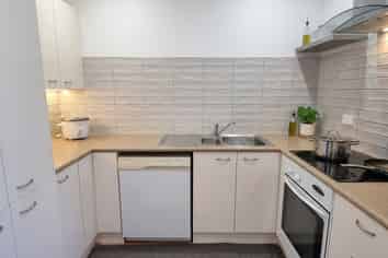 14/2 Arawa Street , New Lynn