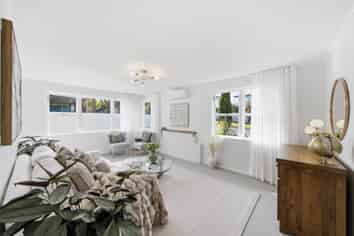 27 Hillview Avenue, New Windsor