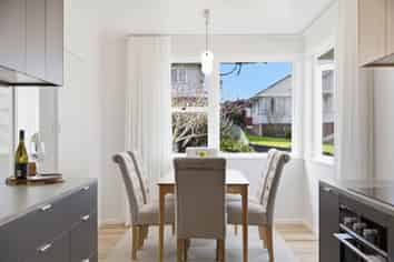 27 Hillview Avenue, New Windsor