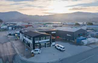 Rare freehold investment in Cromwell
