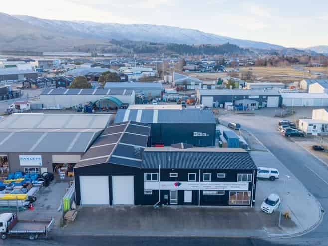 Rare freehold investment in Cromwell