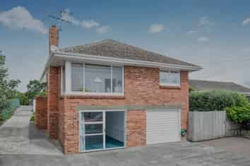 3/124a Saint Johns Road, Saint Johns