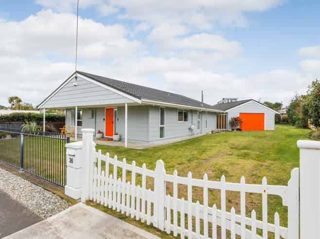 36 Signal Street, Foxton Beach