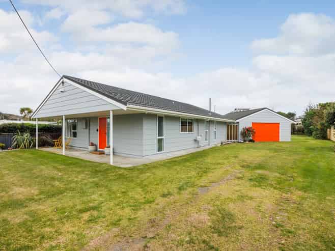 36 Signal Street, Foxton Beach