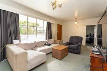 69 Yaldhurst Rd, Sockburn