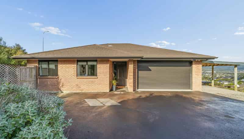 27 Percy Kinsman Crescent, Riverstone Terraces