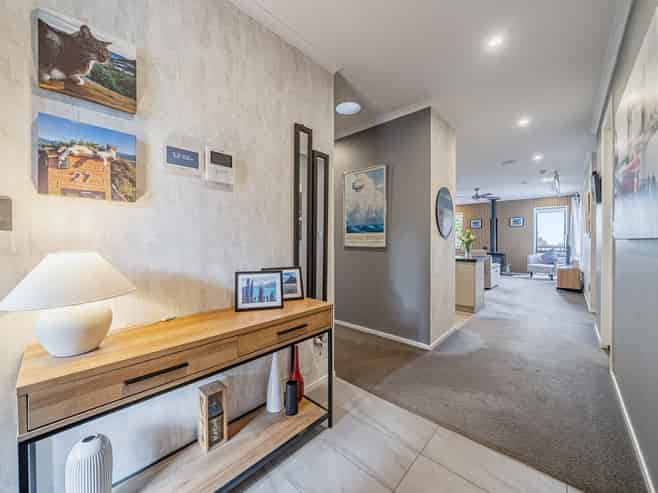 27 Percy Kinsman Crescent, Riverstone Terraces