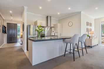 27 Percy Kinsman Crescent, Riverstone Terraces