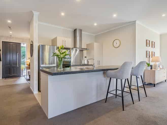 27 Percy Kinsman Crescent, Riverstone Terraces