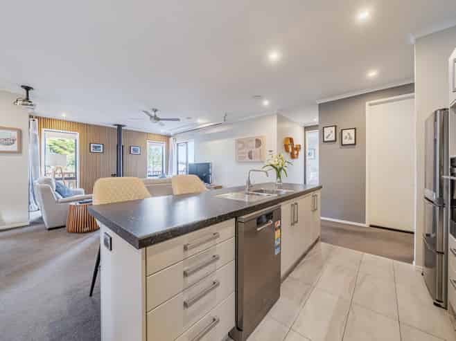 27 Percy Kinsman Crescent, Riverstone Terraces