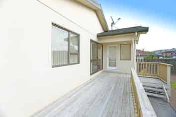 4 West Hoe Road, Orewa