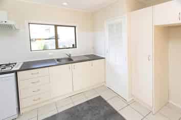 4 West Hoe Road, Orewa