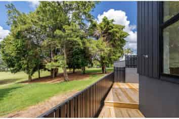 11D Norman Lesser Drive, Saint Johns