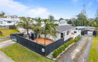 8 Dobell Road, Stanmore Bay