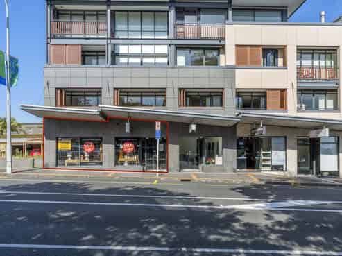 Prime Parnell retail treasure