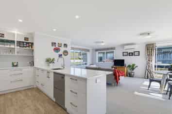 15 Hamon Place, Pukehangi