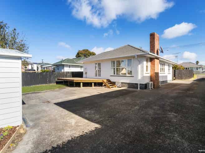 787 Te Atatu Road, Te Atatu Peninsula