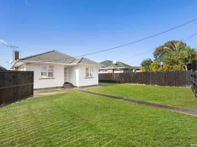 787 Te Atatu Road, Te Atatu Peninsula