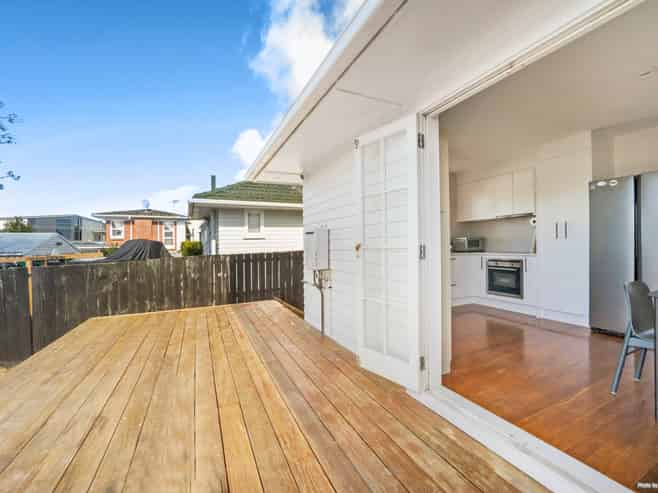 787 Te Atatu Road, Te Atatu Peninsula