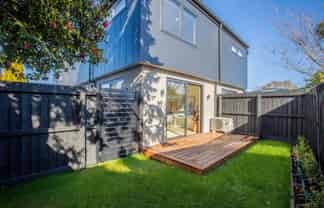4 & 5/12 Newbridge Place, Ilam