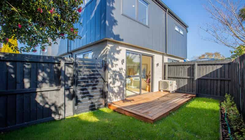 4 & 5/12 Newbridge Place, Ilam