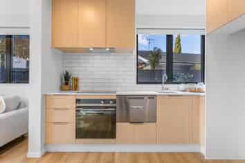 4 & 5/12 Newbridge Place, Ilam