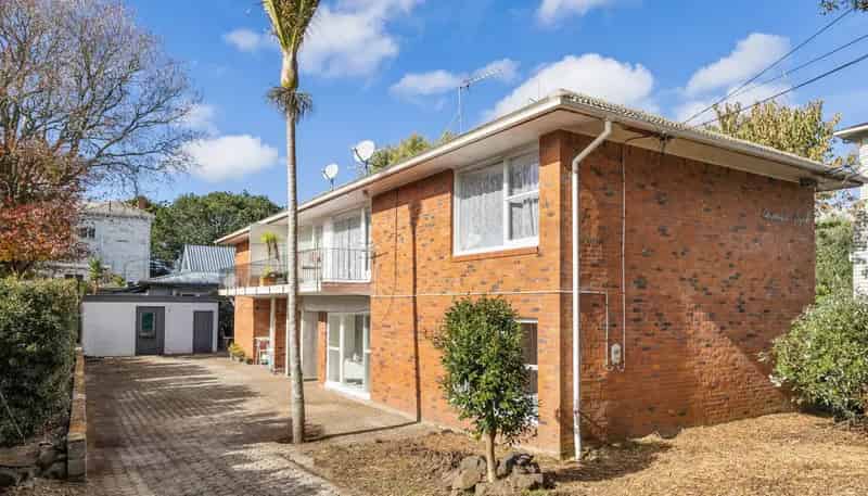 4/22A Shipherds Avenue, Epsom