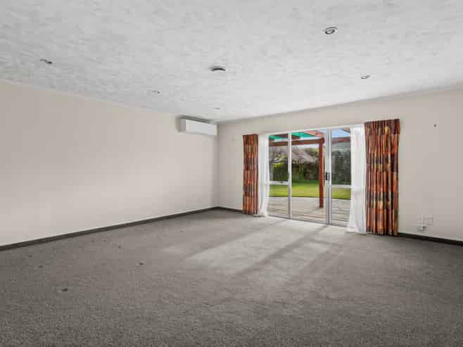4 Knightsbridge Place, Taradale