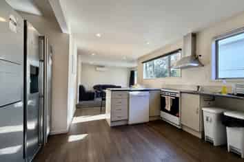 Room 3/88 Creyke Road, Ilam