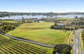 71 Bronte Road East, Tasman