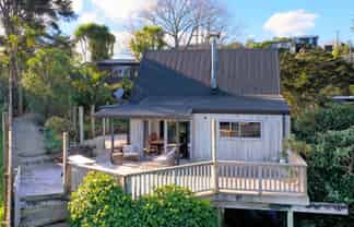 37 Main Road, Raglan