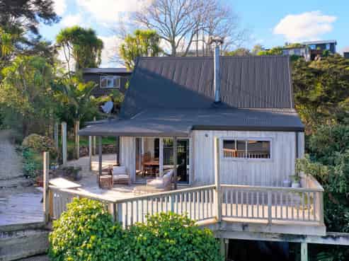 37 Main Road, Raglan