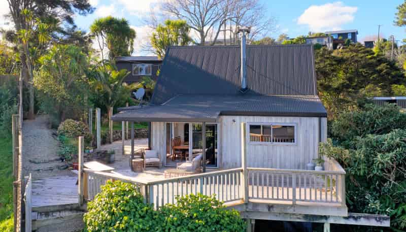 37 Main Road, Raglan