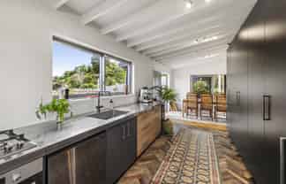 37 Main Road, Raglan