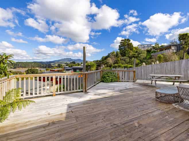 37 Main Road, Raglan