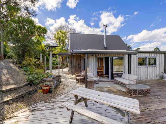 37 Main Road, Raglan