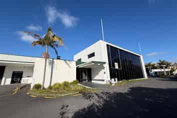 Large-Format Retail Opportunity in Browns Bay