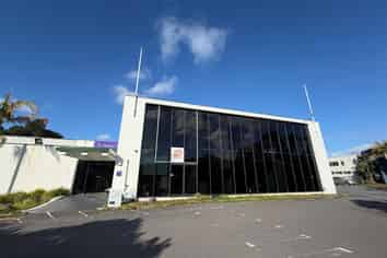 Large-Format Retail Opportunity in Browns Bay