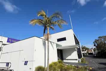 Large-Format Retail Opportunity in Browns Bay