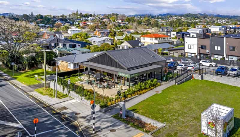 460 West Coast Road, Glen Eden