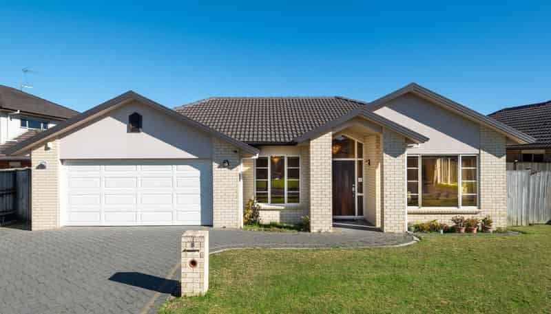 6 Banshire Close, Flat Bush
