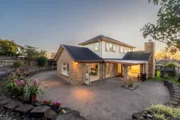 132 John Brooke Crescent, East Tamaki Heights
