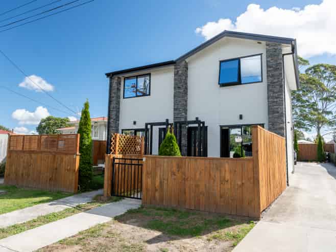 2/83 Vodanovich Road, Te Atatu South