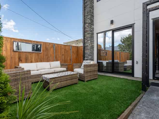 2/83 Vodanovich Road, Te Atatu South