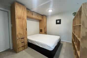 Ground Flo/39a Mantell Street, Seatoun
