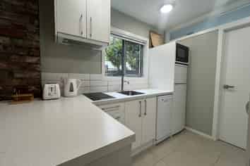 Ground Flo/39a Mantell Street, Seatoun