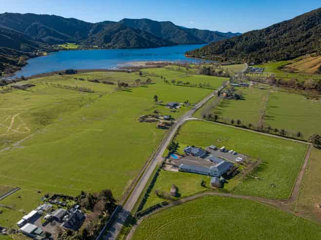 1594 Queen Charlotte Drive, Anakiwa and Surrounds