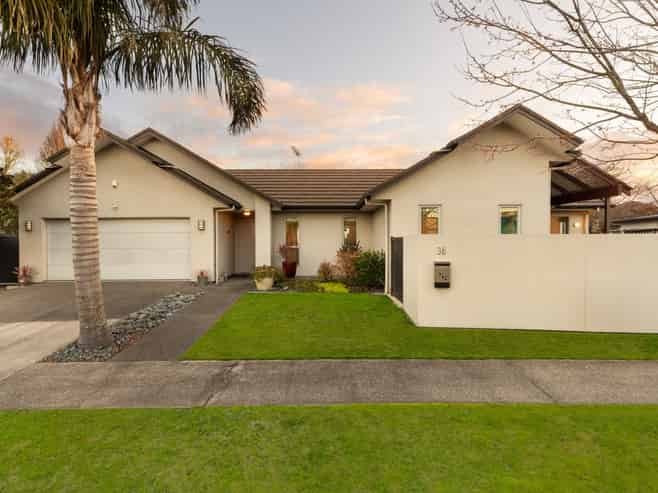 36 Rhys Avenue, Huntington