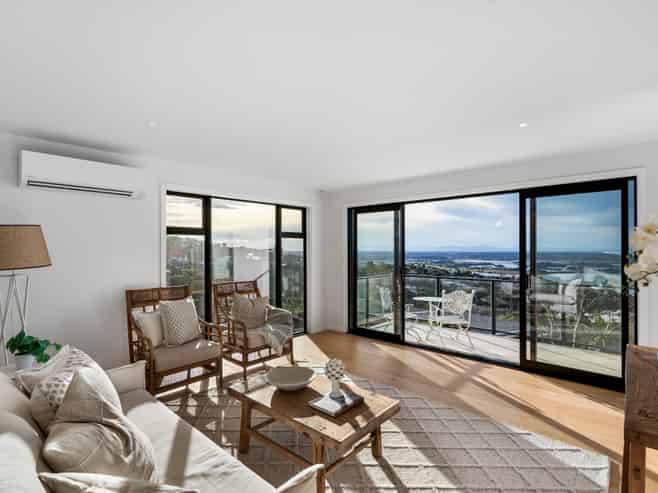 1/164 Soleares Avenue, Mount Pleasant